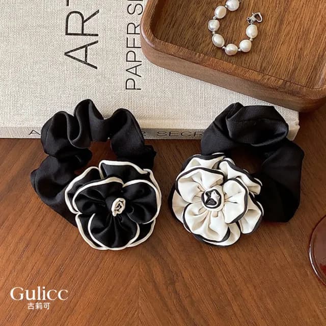 【Gulicc】法式小香風 時尚山茶花 髮圈(雙11 聖誕節 生日 髮飾 頭飾 鯊魚夾 抓夾 禮物)