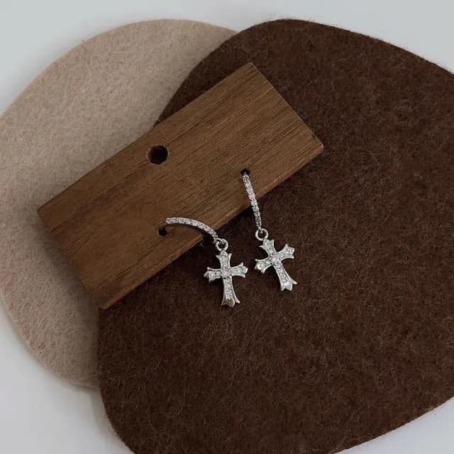 【MoonDy】情人節禮物 飾品 耳環 女生耳還 十字架耳環 純銀耳還 耳飾 穿搭配件 耳圈耳環 防過敏耳環 純銀耳