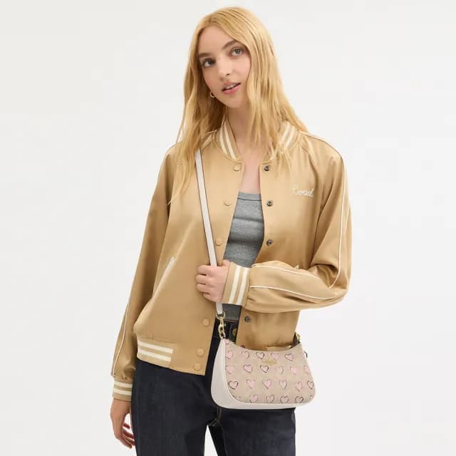 【COACH】蔻馳官方直營 TERI經典Logo愛心印花單肩手袋 單肩包 肩背包-IM/沙黃色 混合色(CBS73)