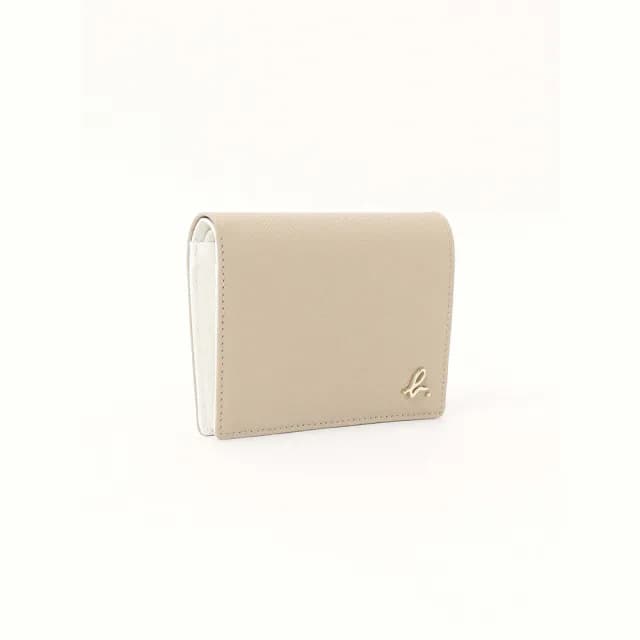 【agnes b.】Voyage經典款防刮皮革b logo兩折短夾(米色)
