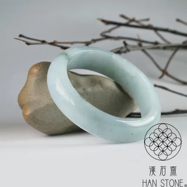 【漢石齋】情人節禮物 天然翡翠A貨 手鐲玉鐲 冰糯種飄花 福 利 品(手圍17.7/版寬16.3mm)