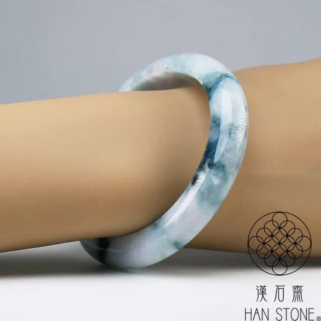 【漢石齋】情人節禮物 天然翡翠A貨 手鐲玉鐲 春帶彩種飄花 福 利 品(手圍17.7/版寬11.3mm)