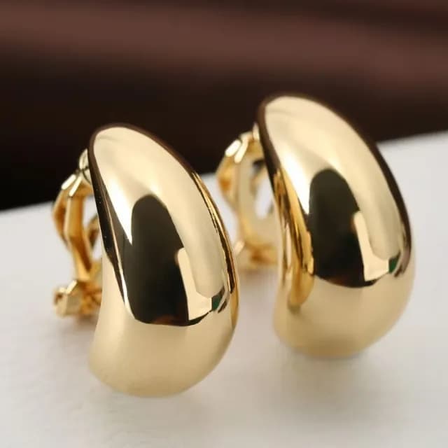 【光影水滴】法式立體曲面無耳洞耳環(光澤感 耳夾式 無耳洞耳夾 金屬耳飾 滴狀 簡約設計 日常百搭)