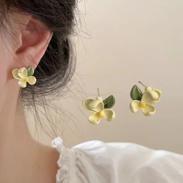 【春日甜花】輕復古手作感梔子花耳釘(耳環 耳飾 花朵 綠葉 小清新 文青感 春夏 約會 日常)