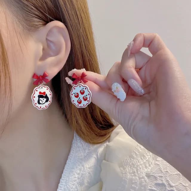 【BBHONEY】日系 卡通少女蝴蝶結不對稱耳環(韓風耳飾)