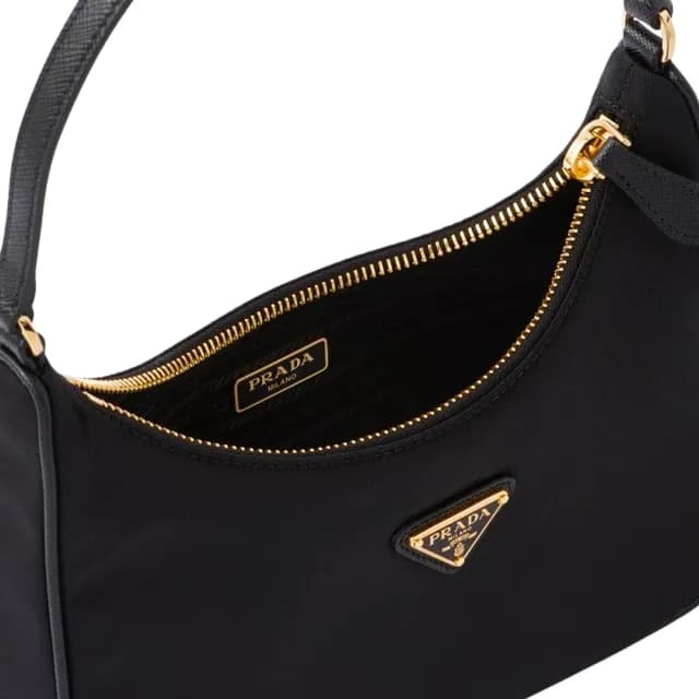 【PRADA 普拉達】1N204M 黑色/金 Re-Edition 2005(HOBO尼龍 迷你手袋)