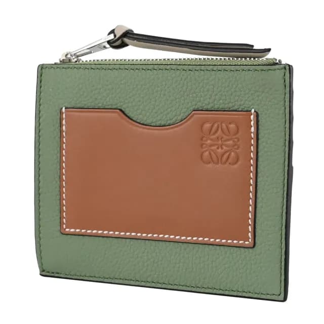 【LOEWE 羅威】經典徽章烙印LOGO小牛皮信用卡證件名片零錢包(綠咖)