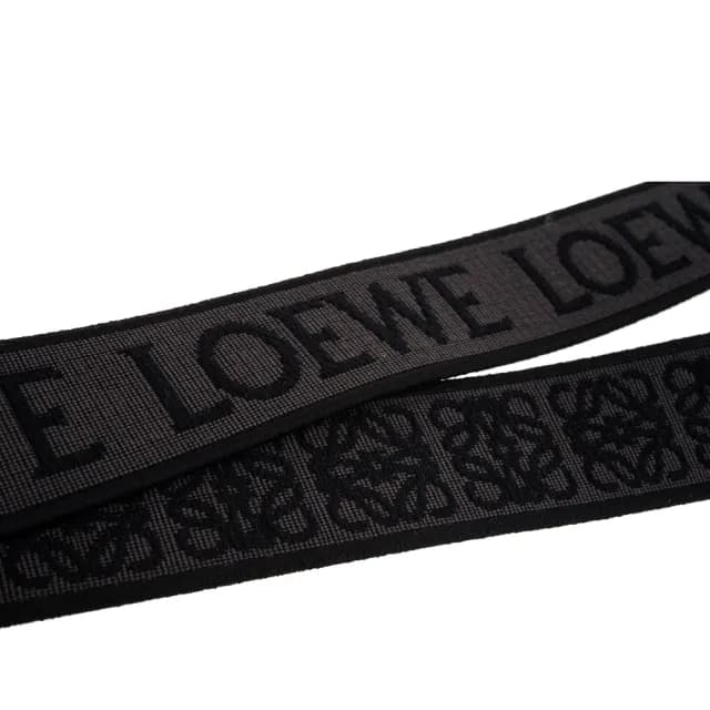 【LOEWE 羅威】經典Anagram 緹花織布小牛皮LOEWE圖案手袋肩背帶(黑色)