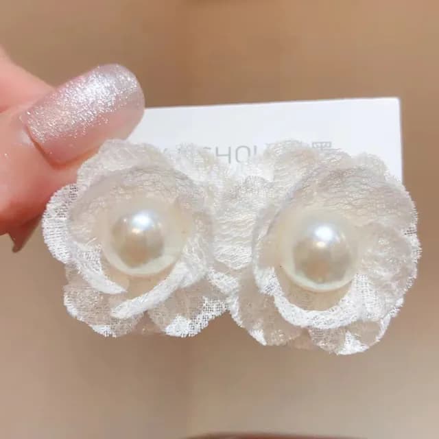 【MISS KOREA】韓國設計浪漫蕾絲雪紡珍珠花朵造型耳環(雪紡耳環 珍珠耳環 花朵耳環)
