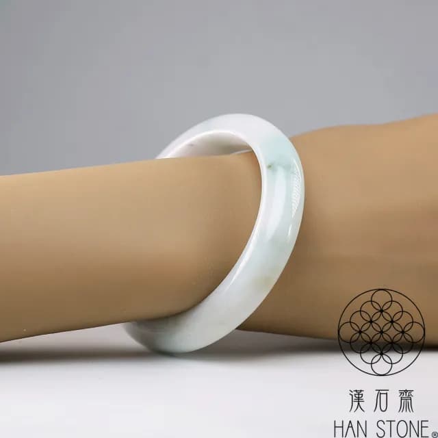 【漢石齋】情人節禮物 天然翡翠A貨 手鐲玉鐲 飄花種帶黃翡 福 利 品(手圍17.7/版寬11.8mm)