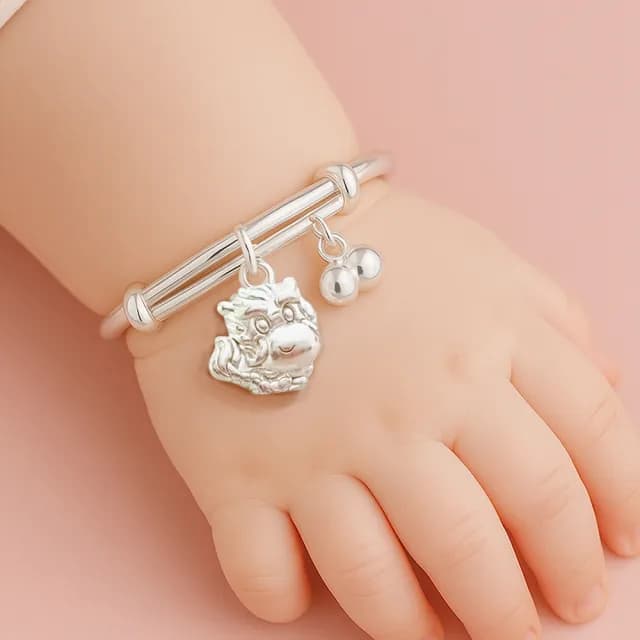 【珠兒綠】999純銀 生肖小萌龍嬰兒搖鈴手鐲 嬰兒禮物 開運 純銀手鐲 純銀手鍊 彌月禮物(附高級禮盒禮袋)