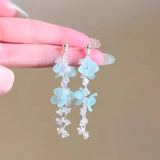 【穿搭配件】藍冰晶波西米亞花朵流蘇耳飾(方圓臉 小臉耳環 耳針 耳釘 垂墜 度假風)