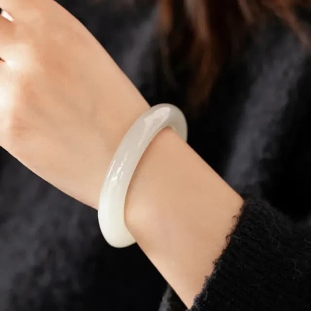 【Penny珮妮】羊脂漢白玉寬版手鐲(母親節 送女友 情人節 生日 交換禮物 尾牙 新年 結婚)