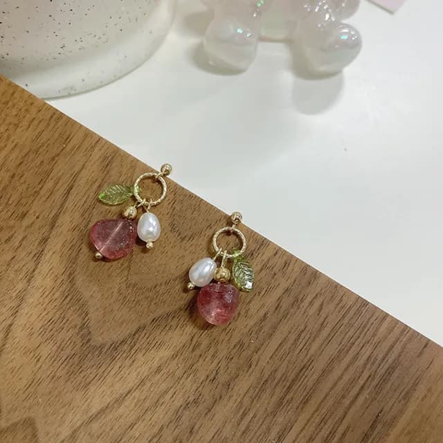 【MISS KOREA】韓國設計復古草莓晶串珠夾式耳環(無耳洞耳環 耳夾 夾式耳環 草莓晶耳環 串珠耳環)