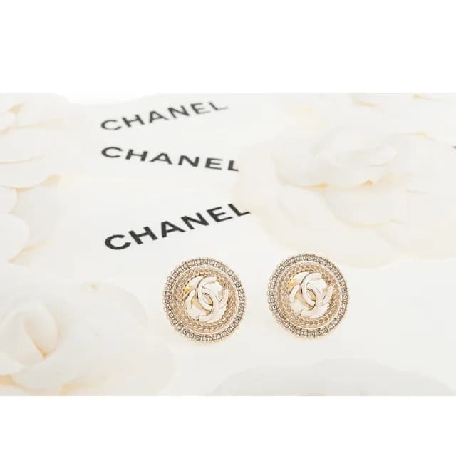 【CHANEL 香奈兒】新款金色圓形水鑽雙C LOGO穿式耳環