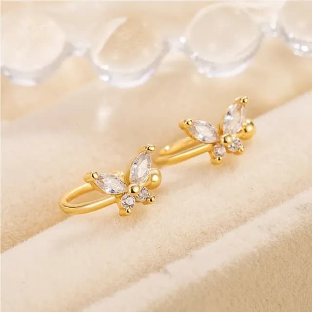 【夢幻閃光】法式閃耀蝶舞耳骨夾-2對組(無耳洞 耳骨飾 蝴蝶 耳夾式 耳環 耳扣 耳飾 小眾 氣質)