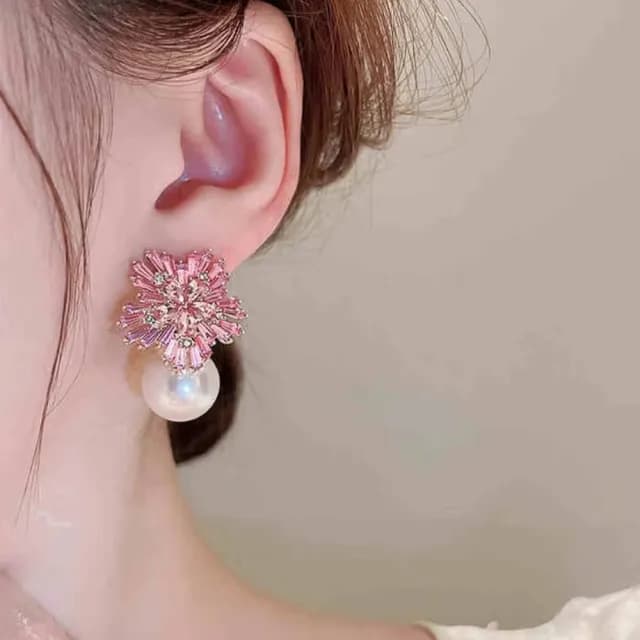 【法式輕奢】春日茶花粉色雪花珍珠耳環(方圓臉 耳針 耳釘 耳飾 飾品 修飾臉型)