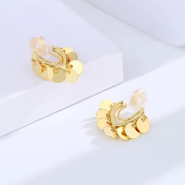 【復古光澤】法式層層跳舞金幣夾式耳環(無耳洞 耳夾式 耳飾 垂墜 金屬感 層次感 約會 派對穿搭 日常)