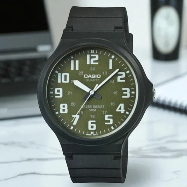【CASIO 卡西歐】MW-240-3B 極簡色彩大錶面指針錶(學生考試必備 錶徑約4.36公分)