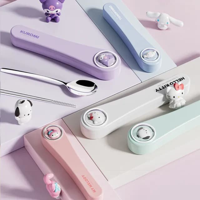 【SANRIO 三麗鷗】萌趣便攜304不鏽鋼筷子湯匙環保餐具組 附收納盒(酷洛米/美樂蒂/凱蒂貓/大耳狗/帕恰狗)