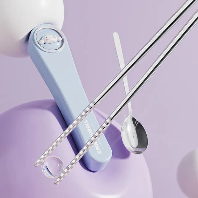 【SANRIO 三麗鷗】萌趣便攜304不鏽鋼筷子湯匙環保餐具組 附收納盒(酷洛米/美樂蒂/凱蒂貓/大耳狗/帕恰狗)