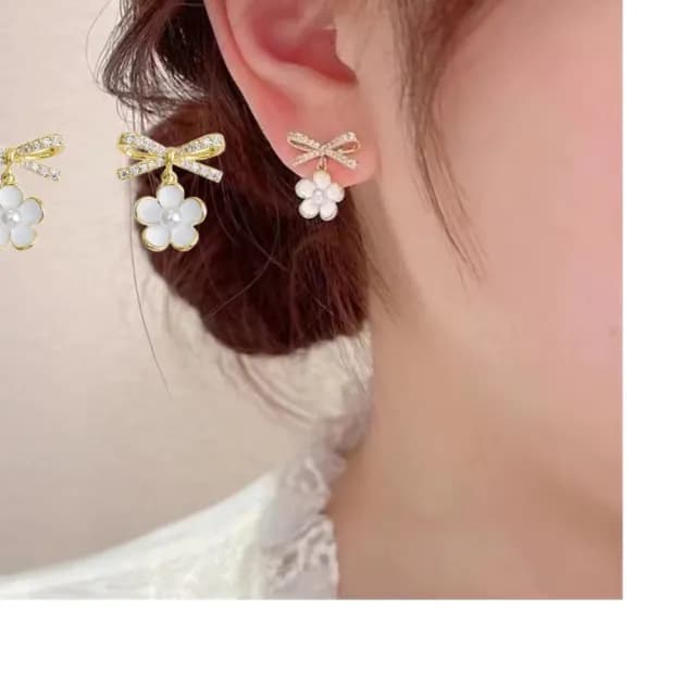 【愛戀綻放】夢境花語蝴蝶閃鑽耳環(蝴蝶結 垂墜耳飾 花朵耳針 珍珠感 耳釘 耳扣 氣質風 小巧 可愛 約會)
