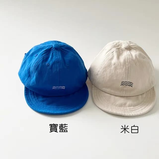 【橘魔法】簡約3線條波浪刺繡鴨舌帽(帽子 遮陽帽 防曬帽 男童 女童 中性款 兒童 童裝)