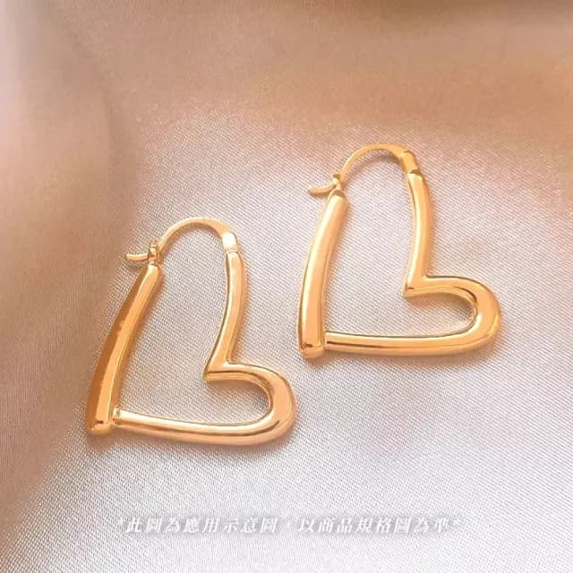 【金色桃心】個性愛心大耳環1對(復古 耳飾 耳墜 飾品 耳針 耳釘 首飾 配件 禮物 女)
