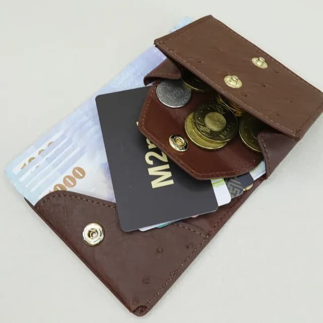 【M2ND】雙11 漪潔鴕鳥皮短夾零錢包(咖啡-T71A)