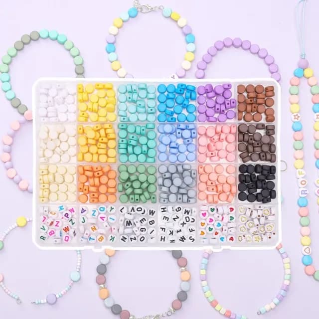 【DIY大師】24種串珠材料包-480顆(扁圓珠 字母珠 磨砂 光面 手串 手鍊 手機繩 手機鍊 散珠 手做 親子)