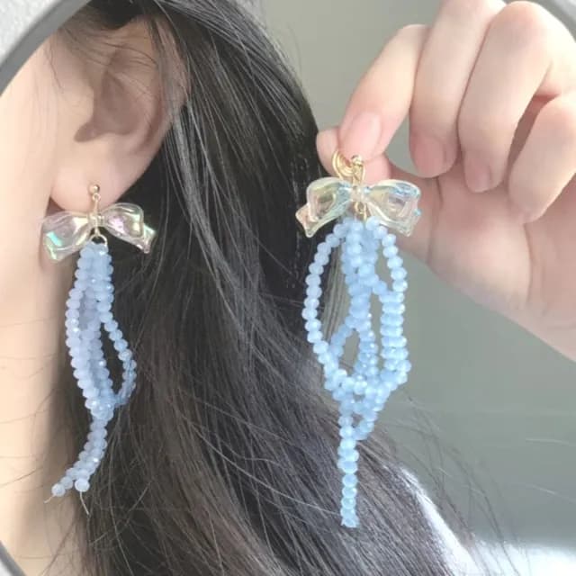 【浮誇飾品】蝴蝶結藍色串珠耳夾1對(蚊香型 耳環 配飾 耳飾 水晶珠 輕奢 氣質 女生)