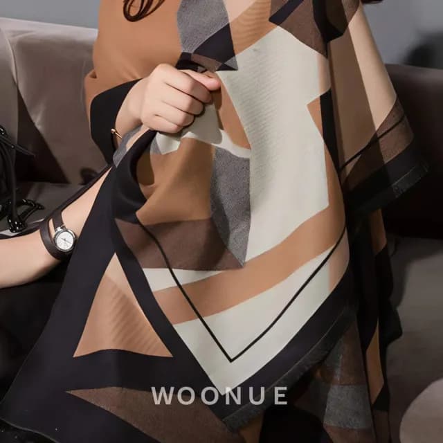 【WOONUE】時尚女士歐美專櫃秋冬柔軟針織親膚保暖幾何寬版斗篷圍巾冷氣披肩(閨蜜女友老婆媽媽情人生日禮物)