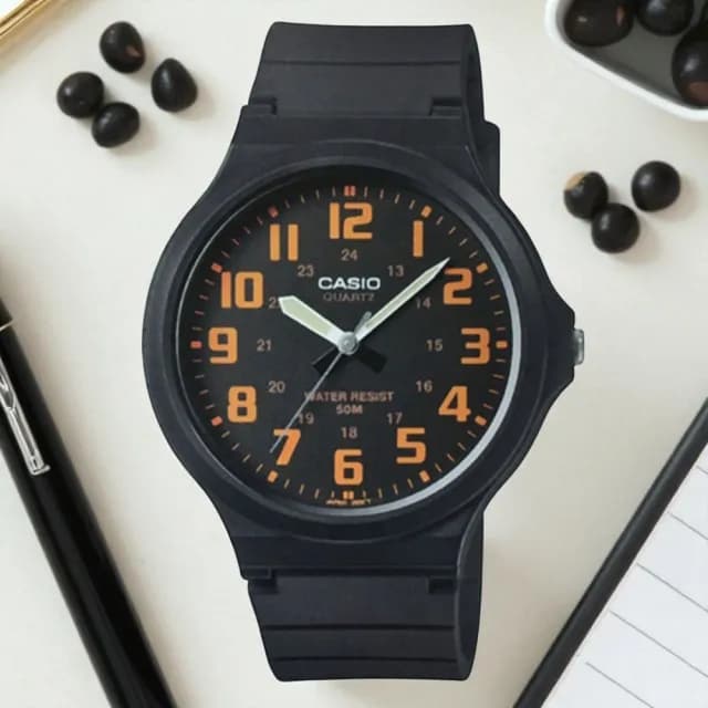 【CASIO 卡西歐】MW-240-4B 極簡色彩大錶面指針錶(學生考試必備 錶徑約4.36公分)