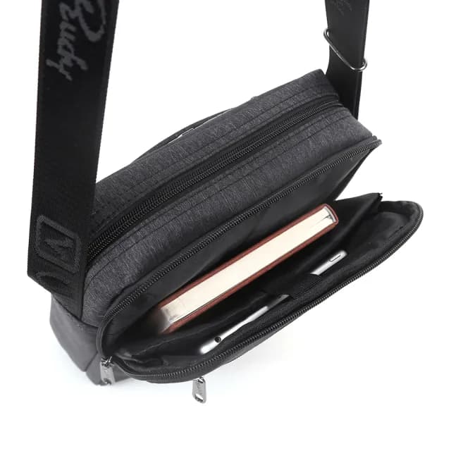 【Valentino Rudy 范倫鐵諾.路迪】機能收納休閒直立式斜背/側背包(VR-NT29451  七夕情人節禮物 送禮 男包)