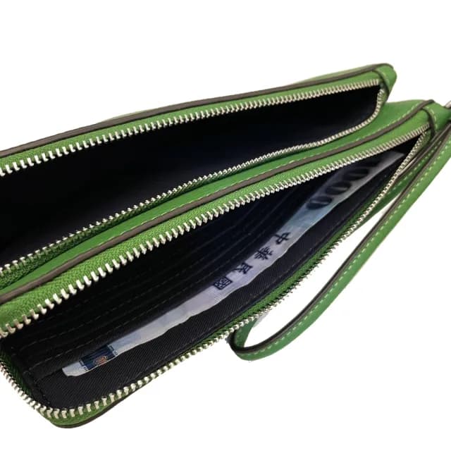 【COACH】素面牛皮長夾式雙層大手拿包/零錢包(綠)