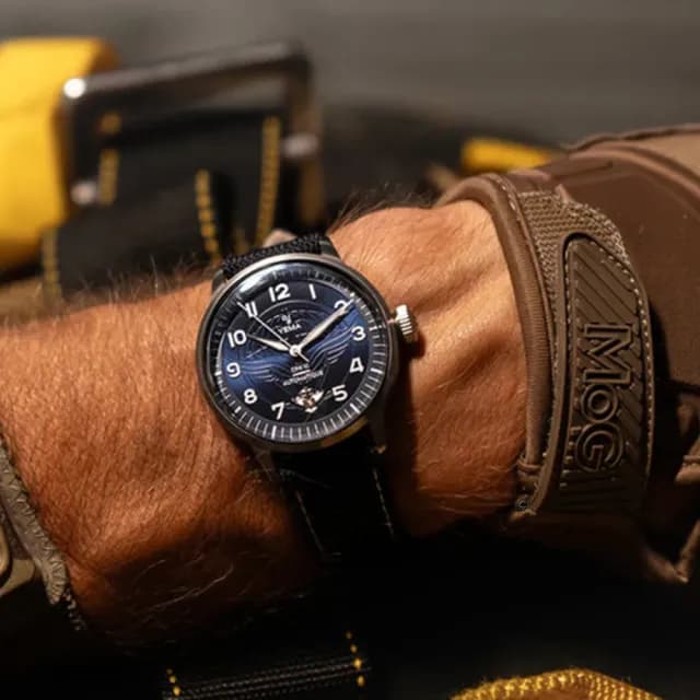 【YEMA】野馬錶 法國空中傘兵突擊隊第10號 CPA 10 聯名款 機械錶(64.25.10.05.TN.D5)