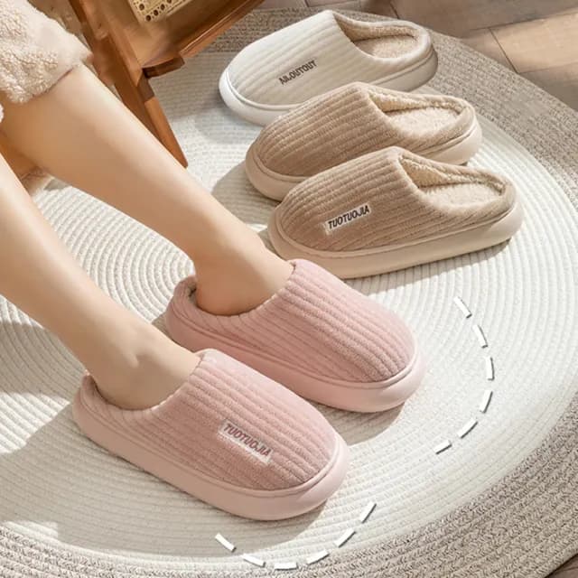 【zLife】厚底毛絨保暖拖鞋 冬天居家拖鞋 包頭毛茸茸拖鞋 靜音防滑拖鞋 毛毛拖 情侶男女絨毛拖鞋 交換禮物