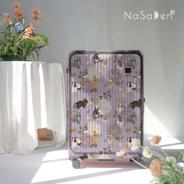 【NaSaDen 納莎登】29吋 萊茵系列 前開行李箱 英格藍貓聯名款 兔的歐洲散策(可擴充 上掀式行李箱)