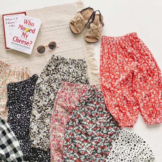 【橘魔法】女孩滿印碎花薄縮口褲(九分褲 防蚊褲 空調褲 薄長褲 褲子 女童 兒童 童裝)