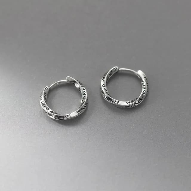 【LEEHER】純銀耳環/環形耳環/素圈耳扣/莫比烏斯耳環/扭轉耳飾/配飾/英文塗鴉耳圈/男生飾品/耳環女/