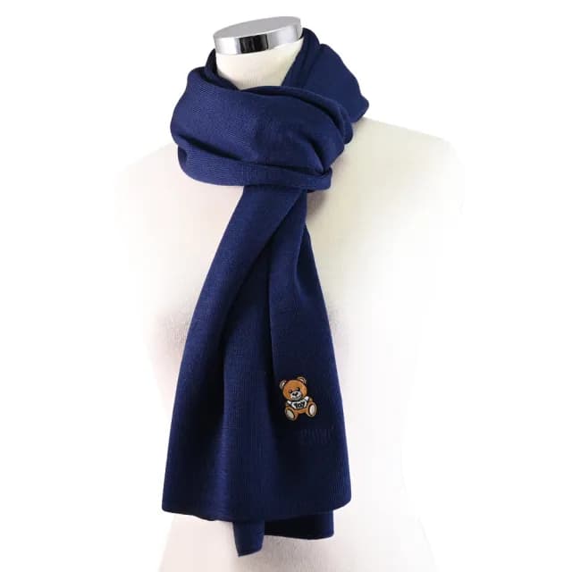 【MOSCHINO】簡約電繡小熊LOGO純羊毛保暖披肩長圍巾(深藍)