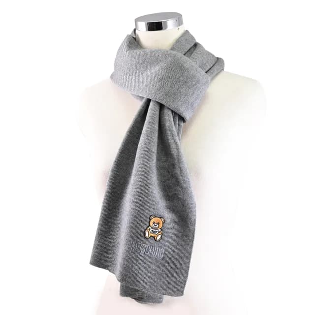 【MOSCHINO】簡約電繡小熊LOGO純羊毛保暖披肩長圍巾(灰)