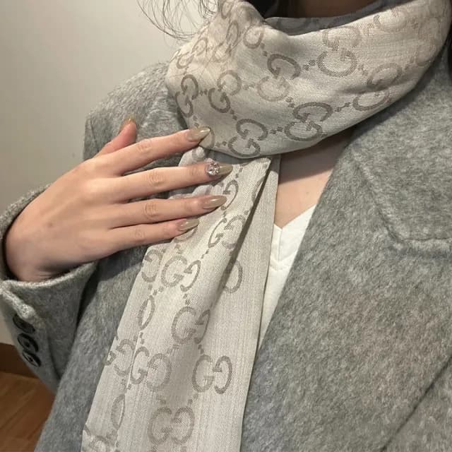 【GUCCI 古馳】GG LOGO 雙色雙面提花羊毛圍巾(多款任選)