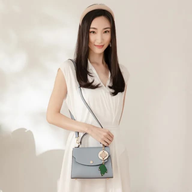 【PLAYBOY】momo獨家★斜背包/後背包/短夾小物(多款任選)