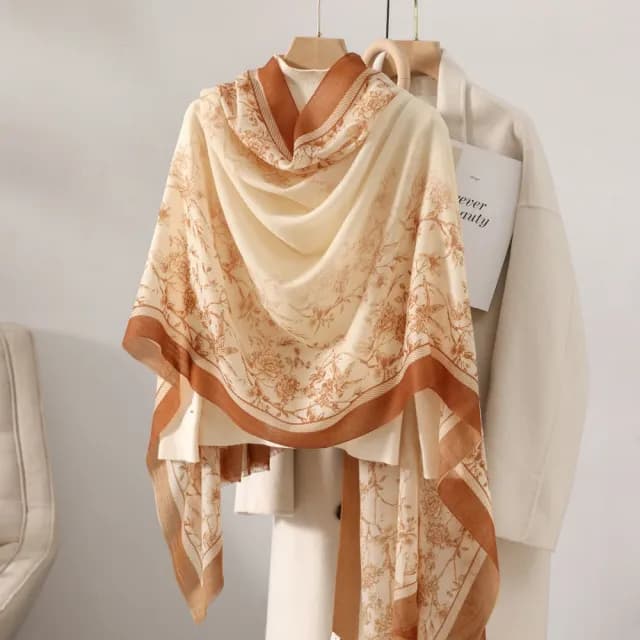 【I.Dear】100%羔羊毛民族風印花加大尺寸精梳羊毛圍巾披肩(橘米色/羔羊絨/交換禮物)