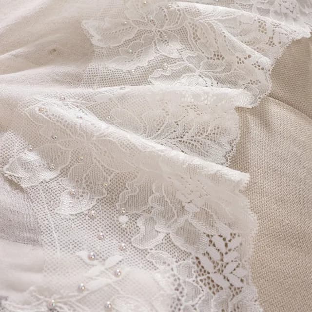 【I.Dear】100%羔羊毛法式蕾絲刺繡釘珠羊毛絨圍巾披肩(羔羊絨/交換禮物)