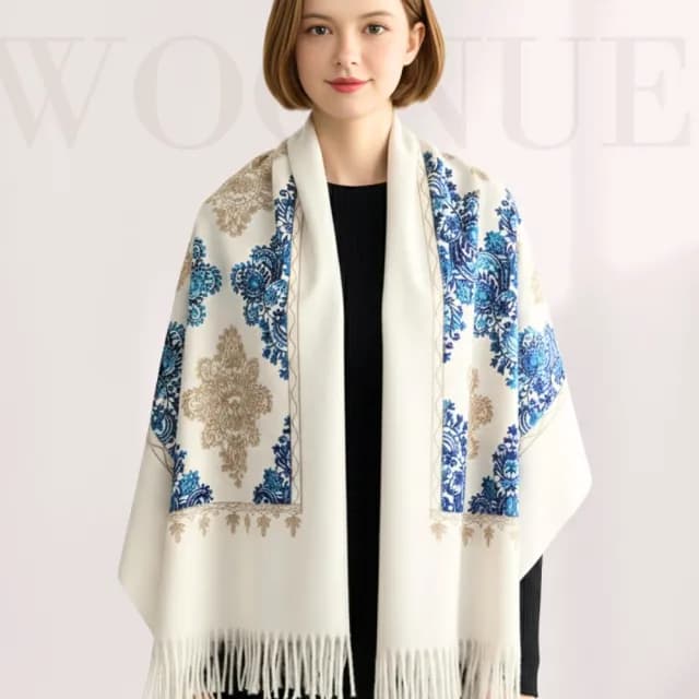 【WOONUE】杜拜貴婦專櫃刺繡柔羊毛絨質感親膚寬版時尚斗篷圍巾冷氣披肩(女友老婆媽媽情人生日聖誕禮物)