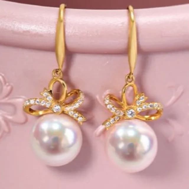 【La Corser】9-9.5mm 日本 Akoya 天然海水珍珠 耳環 優雅女神 蝴蝶結 耳勾 18K金 鑽石 耳飾