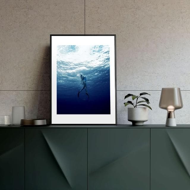 【菠蘿選畫所】悠然在水面之下- 30x40cm(潛水運動風掛畫/健身/舒壓/開店送禮/海)
