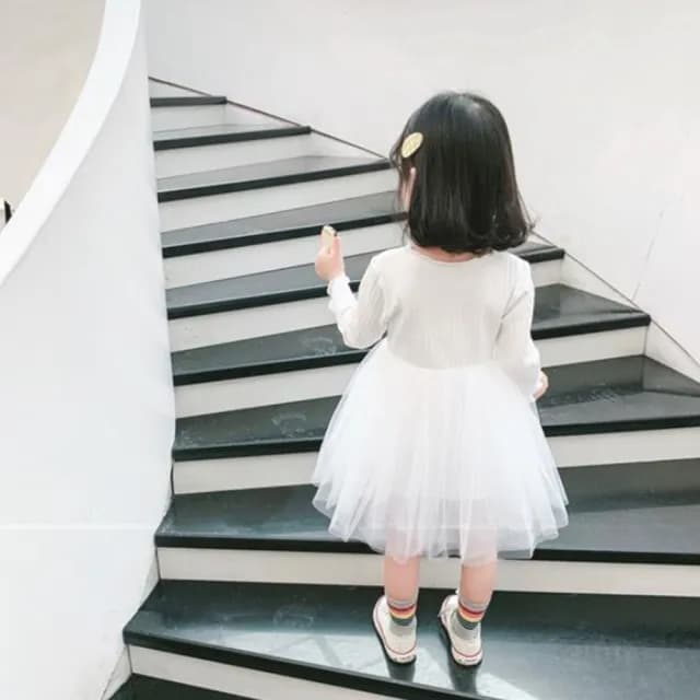 【橘魔法】直條紋路木耳邊澎澎紗裙洋裝(連身洋裝 澎澎裙 蓬蓬裙 中童 童裝 女童)